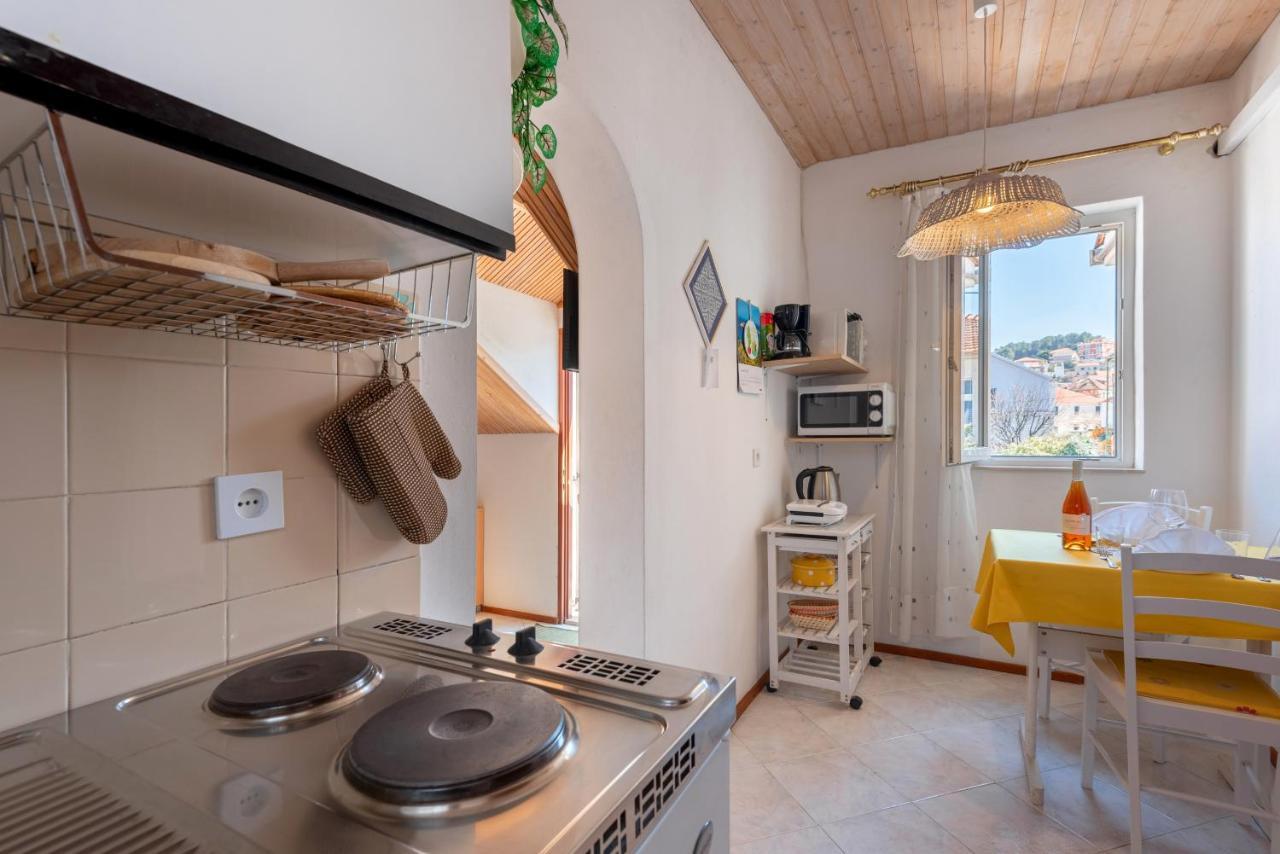 Apartments By The Sea Jelsa, Hvar - 11319 Exterior foto